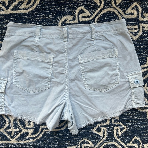 AMERICAN EAGLE Light Blue Cargo Shorts Frayed Hem Pockets Stretch 10 EUC - Picture 7 of 7
